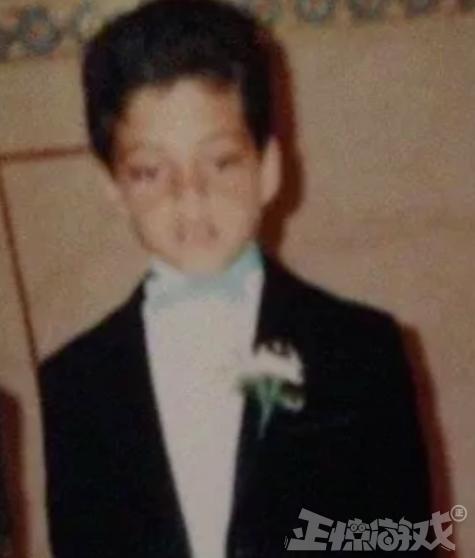 被游戏拯救的自闭少年？如今抱着女明星，登上全球电影最高领奖台