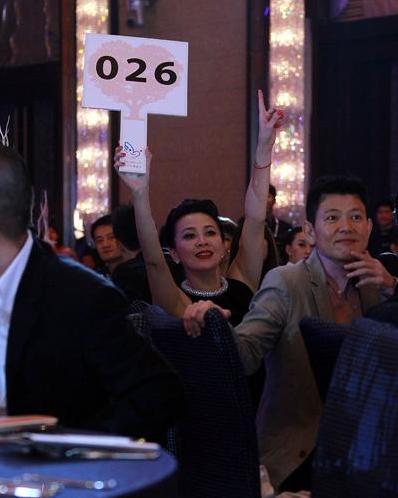 李亚鹏负债什么原因,李亚鹏为何负债