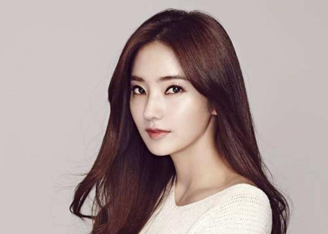 最好看没化妆的眼型,素颜眼睛和妆后眼对比