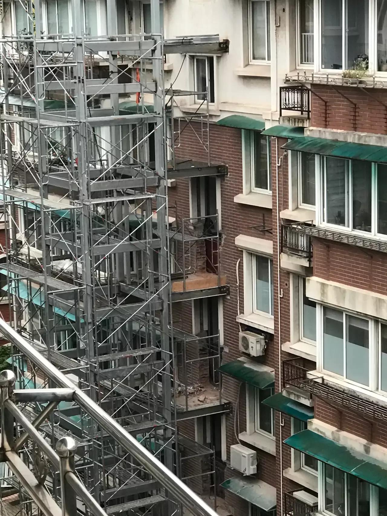 多层步梯如何加装电梯,学习建筑安全知识