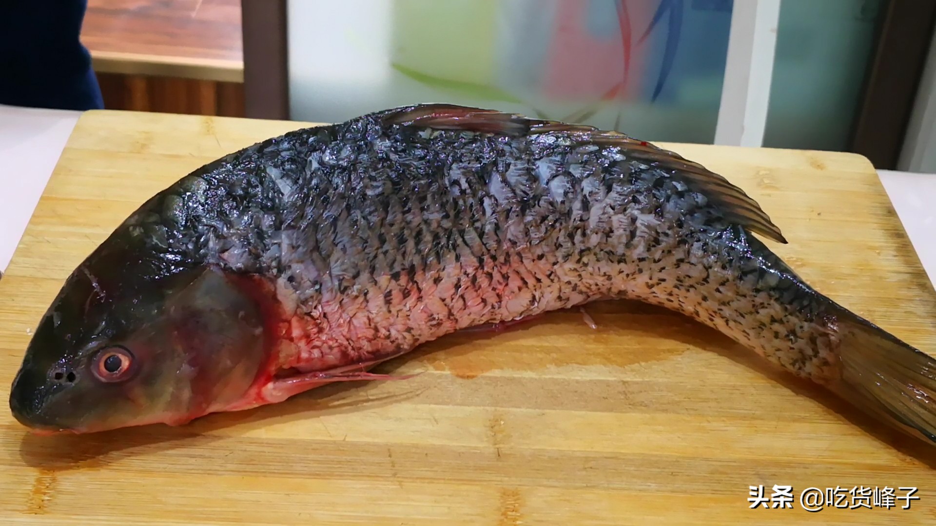 怎样做鱼不腥的方法,做鱼不腥的小窍门去掉鱼腥线