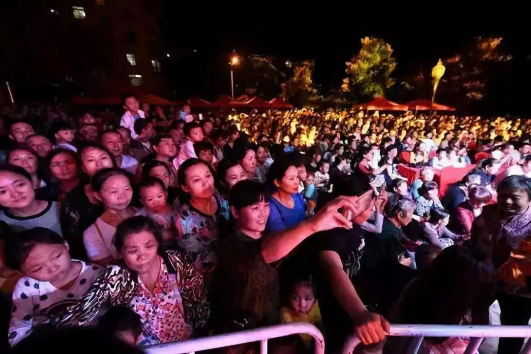 张学友演唱会抓逃犯梗,张学友演唱会现场抓逃犯