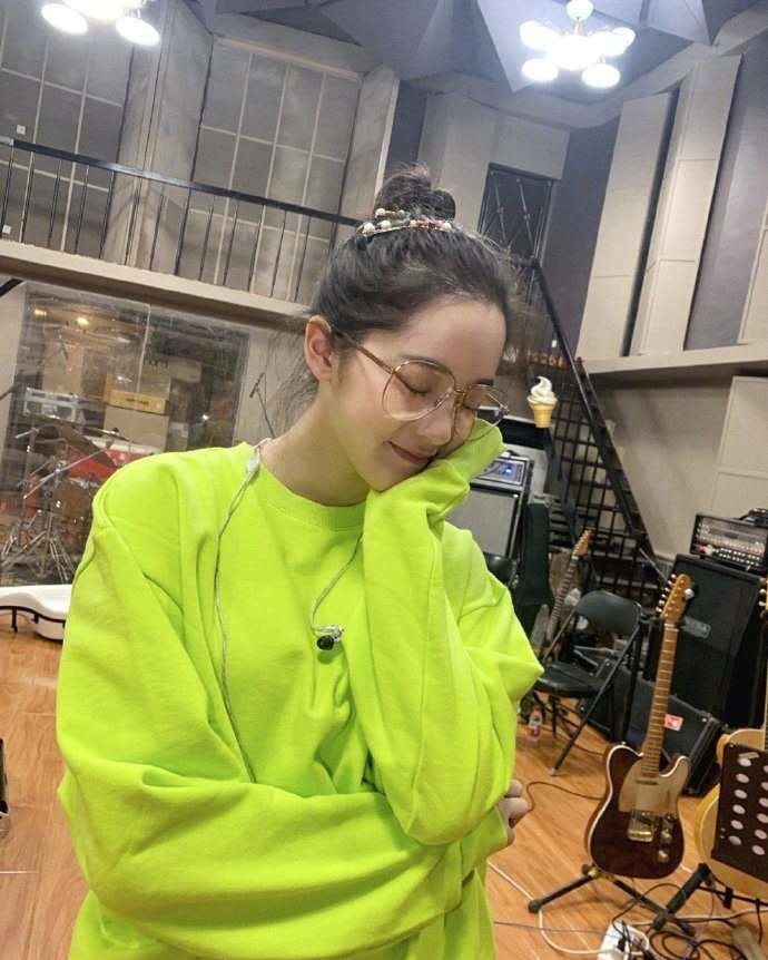 欧阳娜娜穿搭平价,欧阳娜娜iu的平价时尚品牌