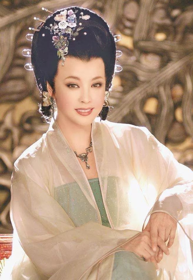 武则天：被做皇帝耽误的女诗人，在李世民不喜欢的12年里自学成才