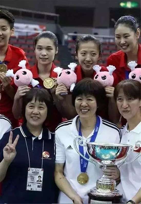 中国女排为何能参加阅兵式？除了成绩，还跟她有很大关系