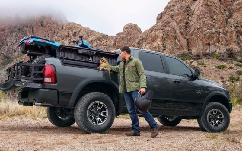 大货车在路上坏了怎么办,路上的货车太多了怎么办