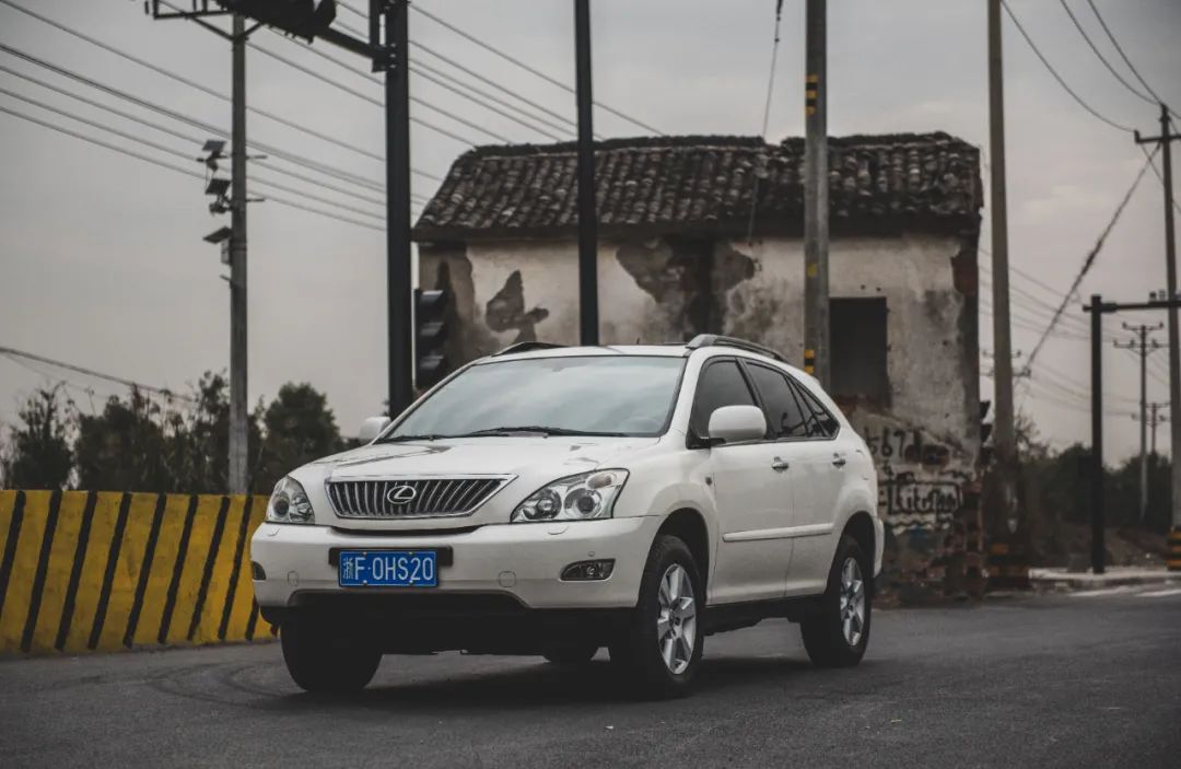 为什么要买百万级别的车,有没必要再买个破车