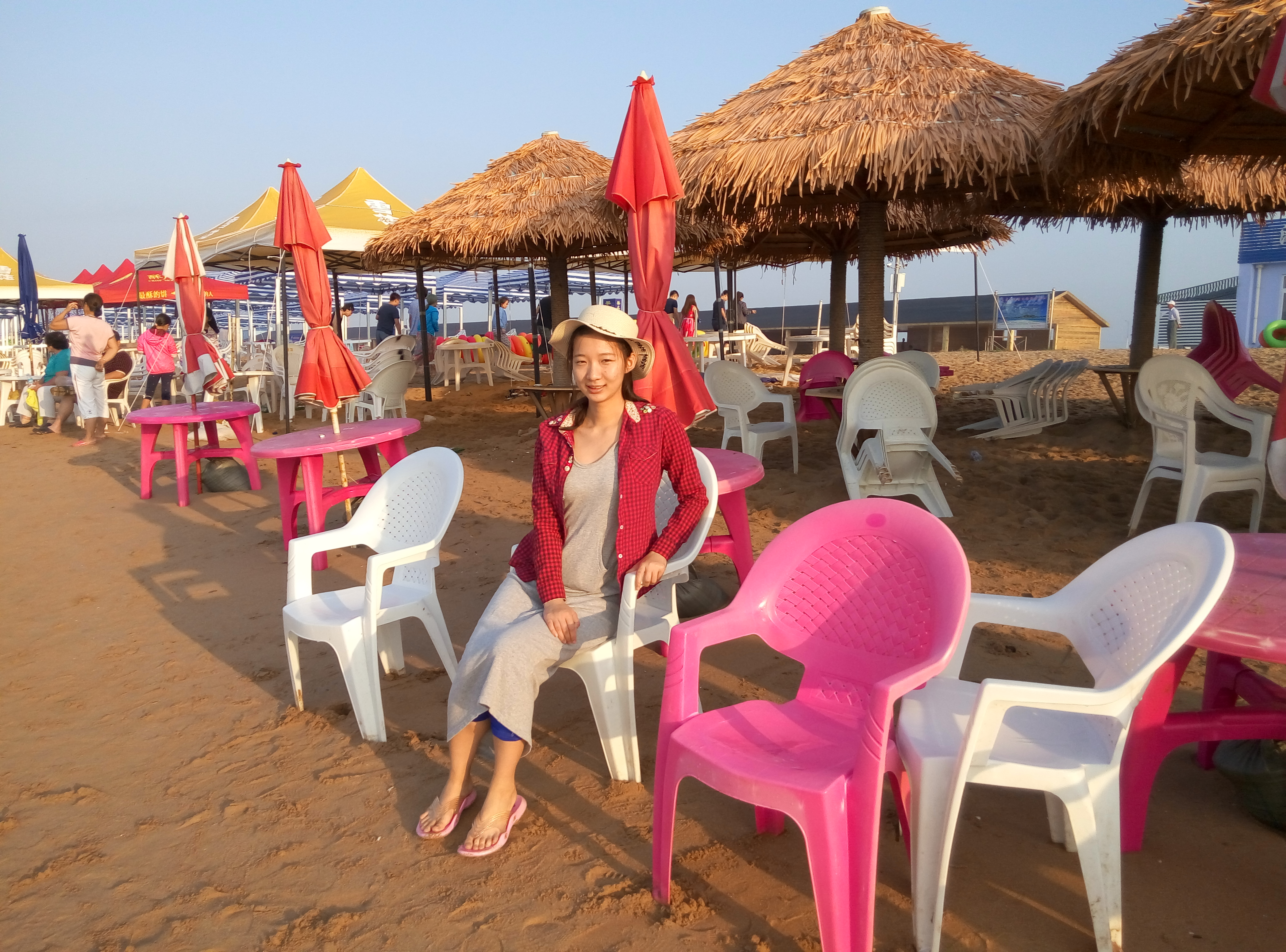 东戴河海滩美景尽收眼底,海水清澈波光粼粼