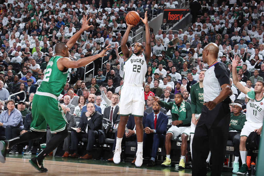 雄鹿对战凯尔特人字母哥扣篮2+1,字母哥28分17板雄鹿逆转热火