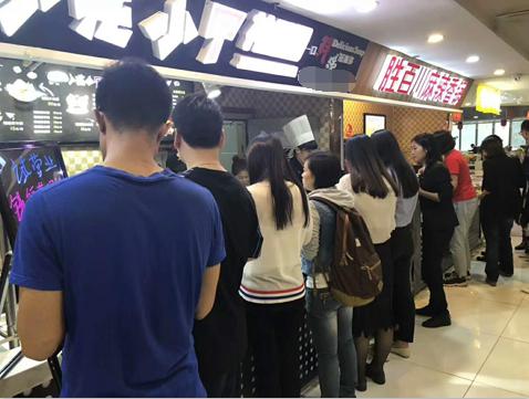 为啥华旭正联“小花小甲”能惹食客们主动到店打卡尝鲜