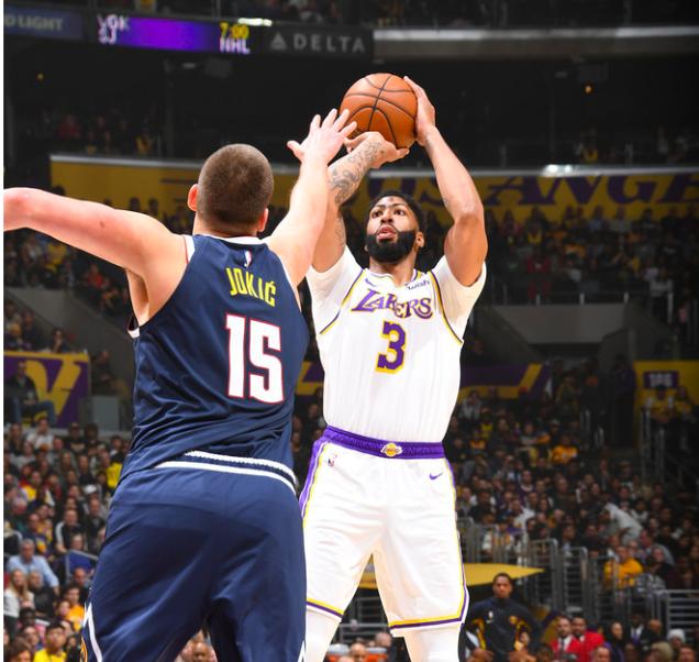 詹姆斯湖人高光表现,詹姆斯湖人记者采访