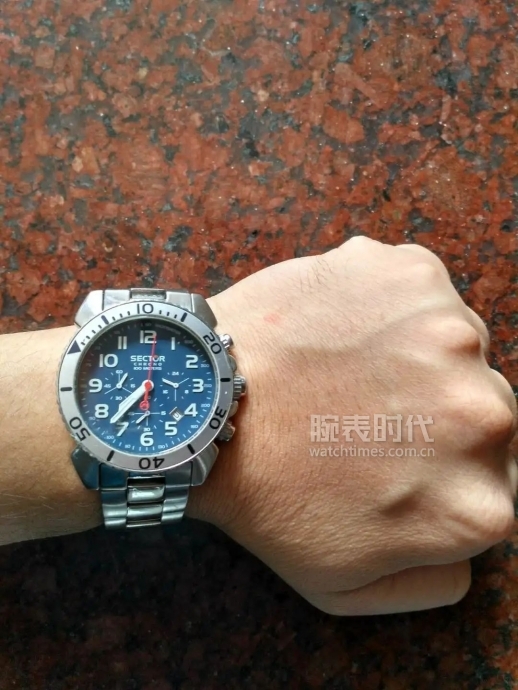 网友晒自己微信好友数量,网友晒1300手表