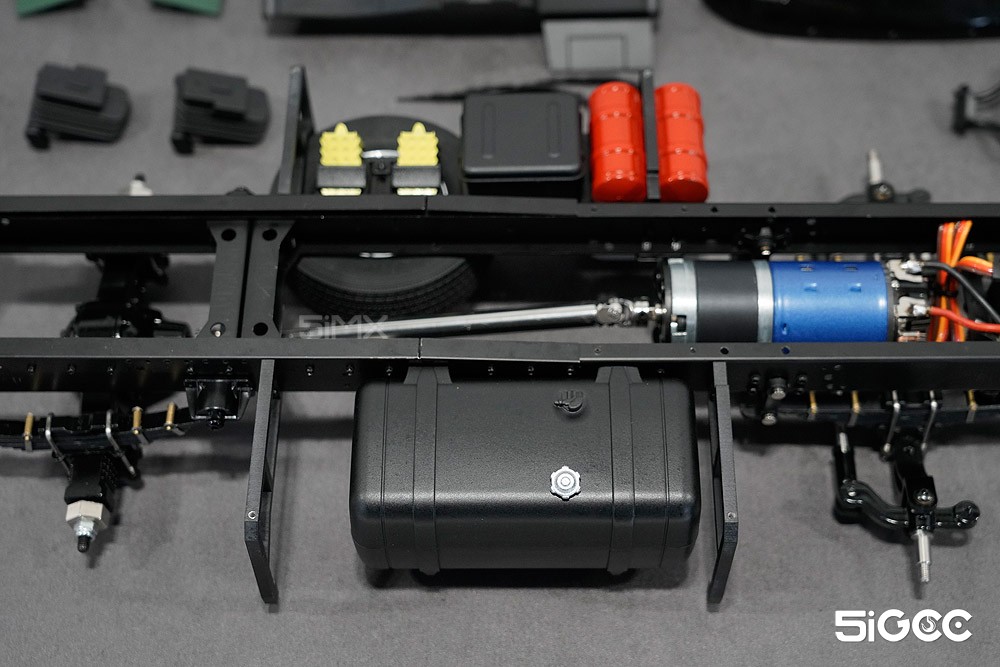 组装f2000拖头,组装f2000卡车模型