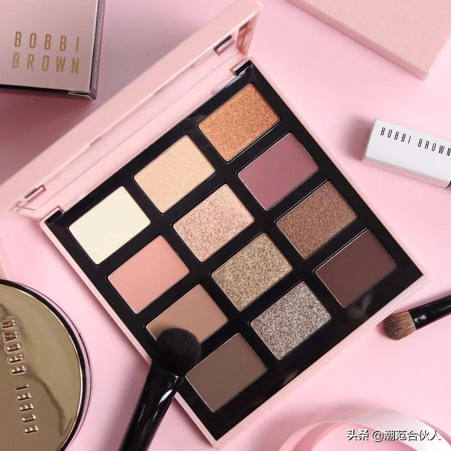 李佳琦omg这个产品也太好用了吧,李佳琦被称为美妆界的代名词