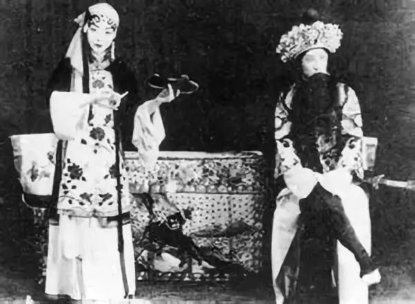 孟小冬下嫁梅兰芳,冬皇孟小冬和梅兰芳