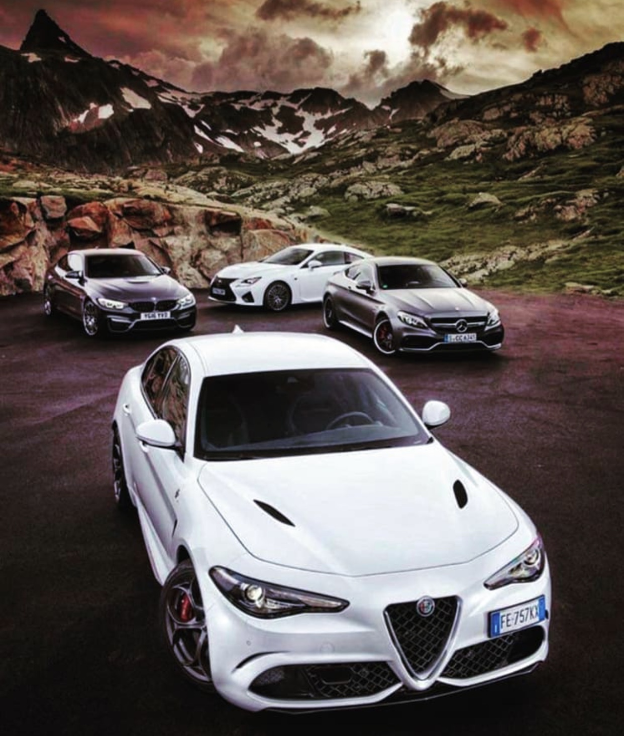 阿尔法罗密欧suv四叶草,地表最快车阿尔法罗密欧