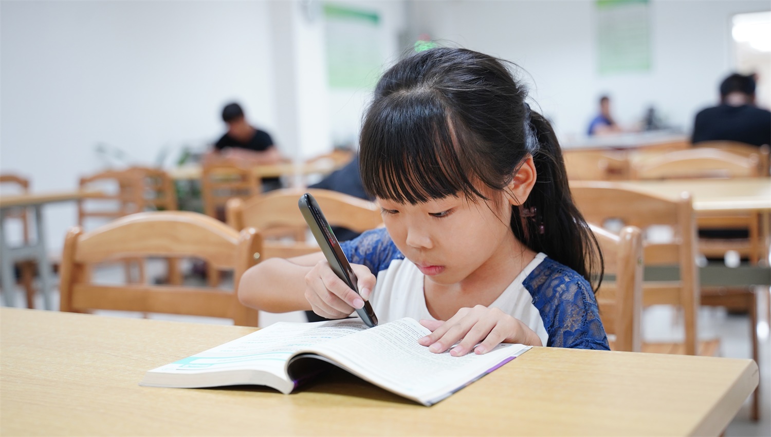 网易有道词典笔2.0体验:不到800块就请了个终身“外教”