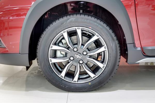 丰田yarisl致炫,19年丰田yarisl致享