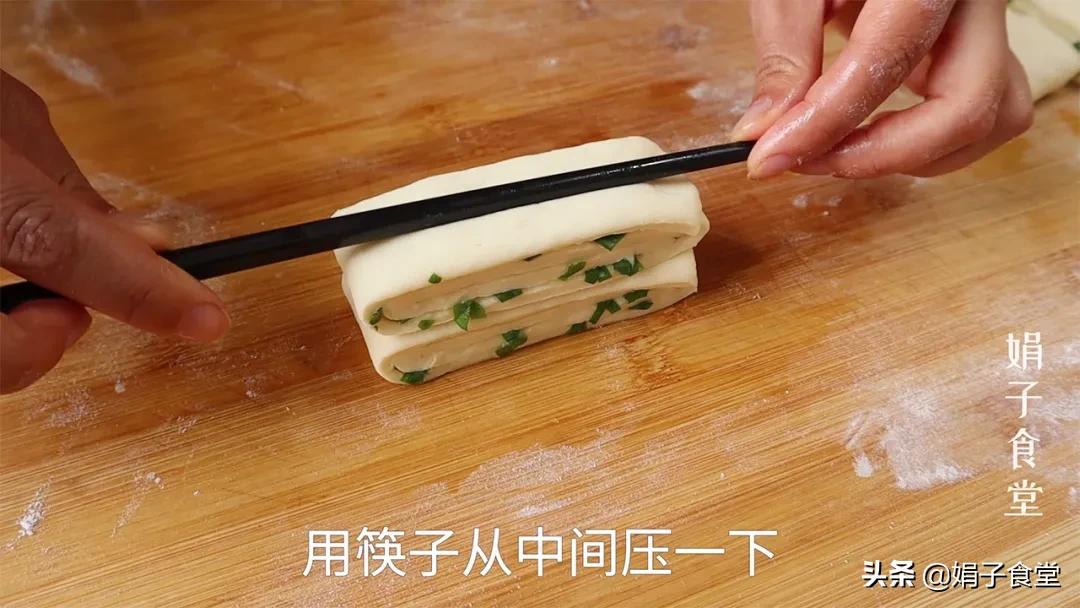 简单的花卷的做法拧法,简单花卷的几种拧法图解