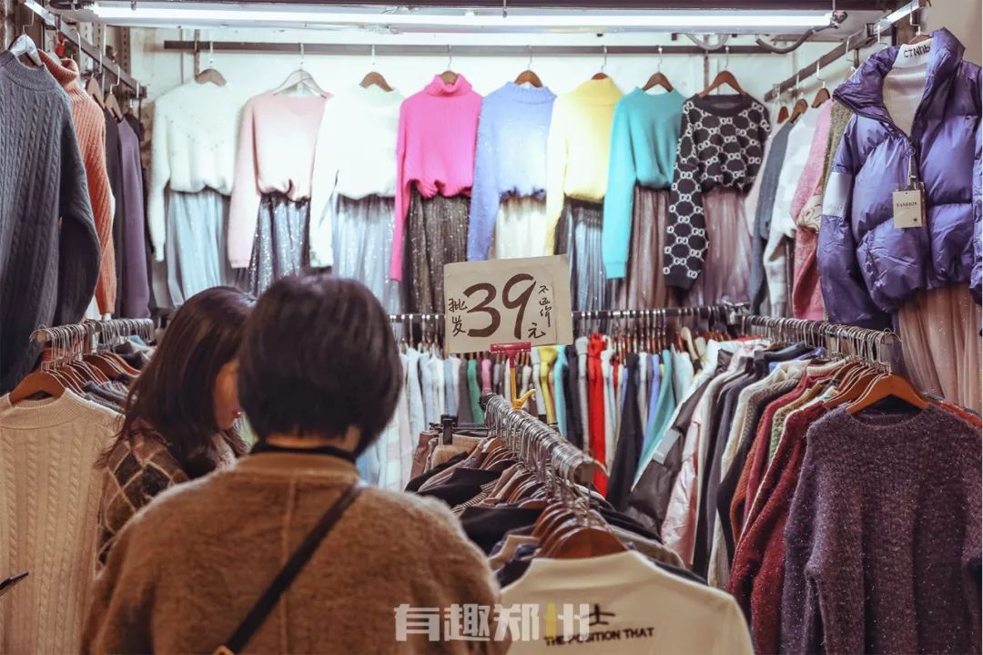 郑州银基商贸城,时尚和繁华背后,多的是你不知道的辛苦和忙碌