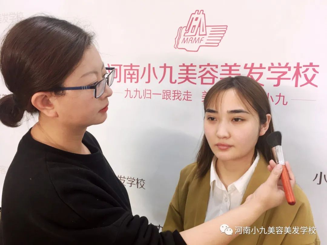 南昌新娘跟妆师培训学费多少钱,学化妆怎么当新娘跟妆师