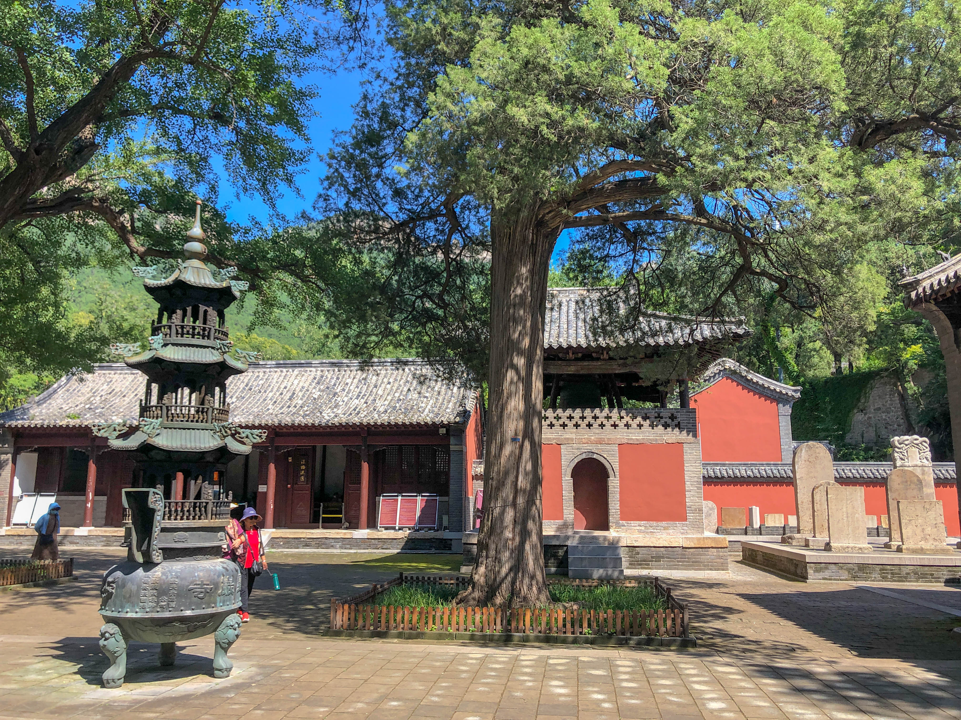 济南千年古刹灵岩寺建筑时间,济南千年古刹灵岩寺