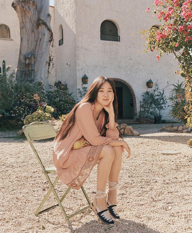 长相惊艳的女人穿搭技巧,显老的人如何穿搭女