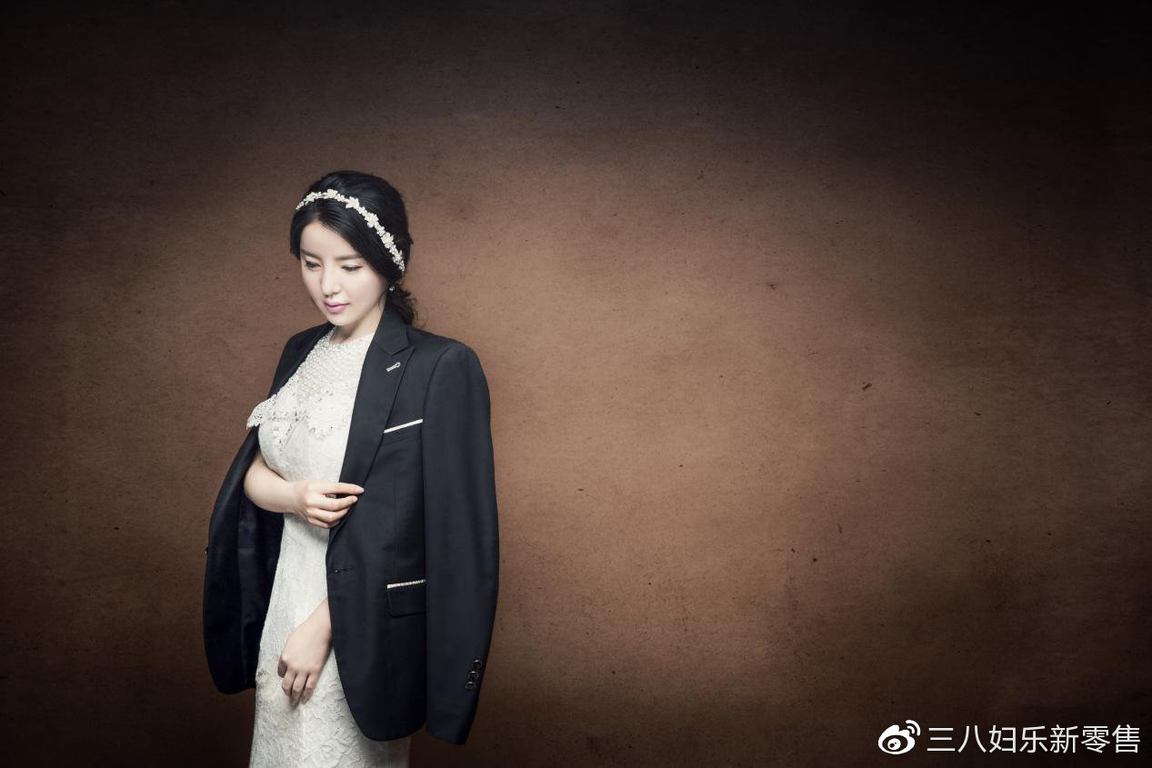 轩女王岳子轩加入百亿微商集团三八妇乐新零售正式任命副总裁