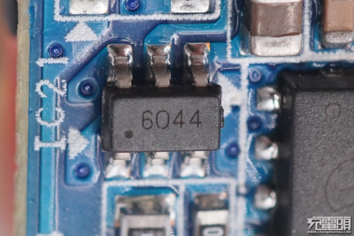 拆解三星s10+,拆解三星45瓦充电器