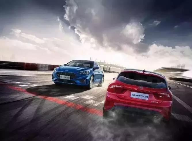 福克斯2021款三厢1.5特价,新款福克斯优惠落地价格