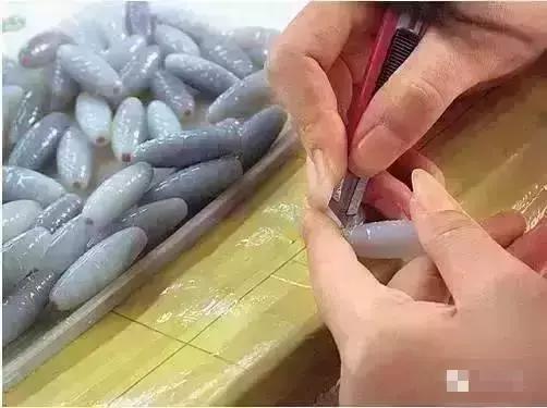 原来这些石头都是烤箱里做出来的,各种各样的石头做法