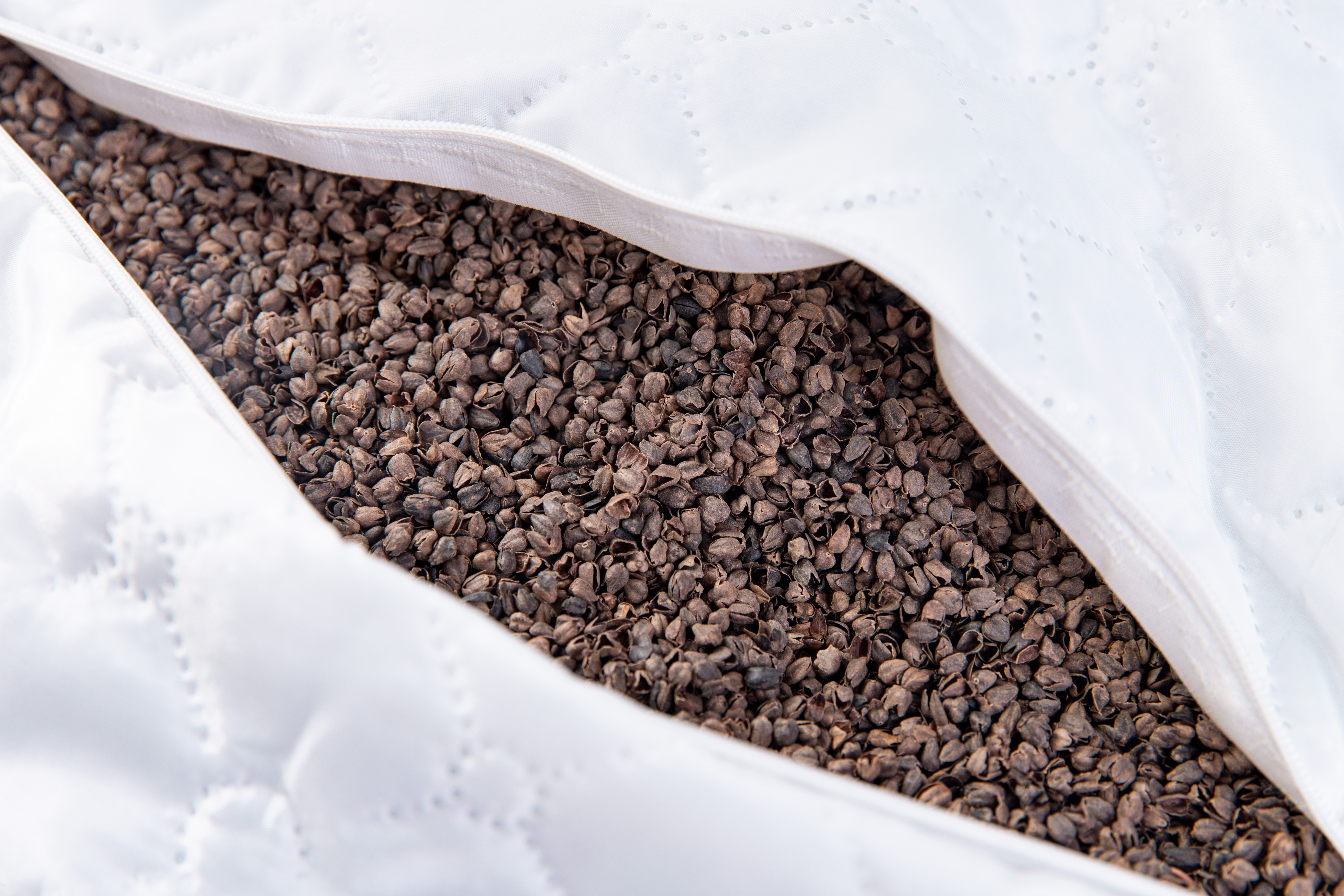 荞麦枕头如何清洗和保养,潮湿的地方适合荞麦枕头吗