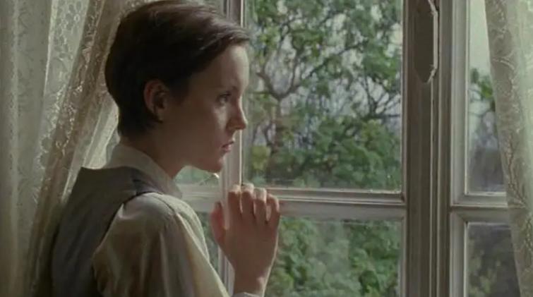 英国戏剧舞台上的女*爱性**恋：被遮盖的主体*欲情**与艰难的戏剧呈现