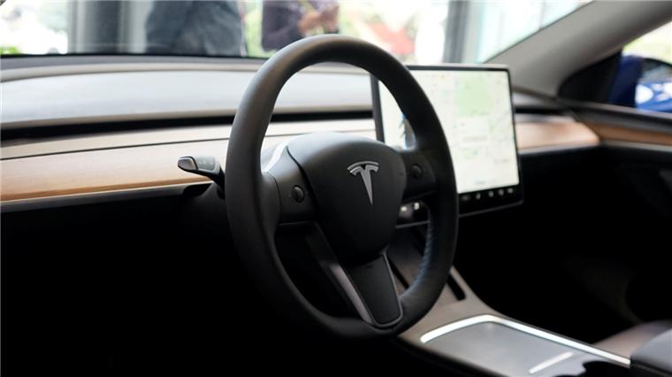 model y 会降到25万吗 (modely有没有必要买那么多配件)