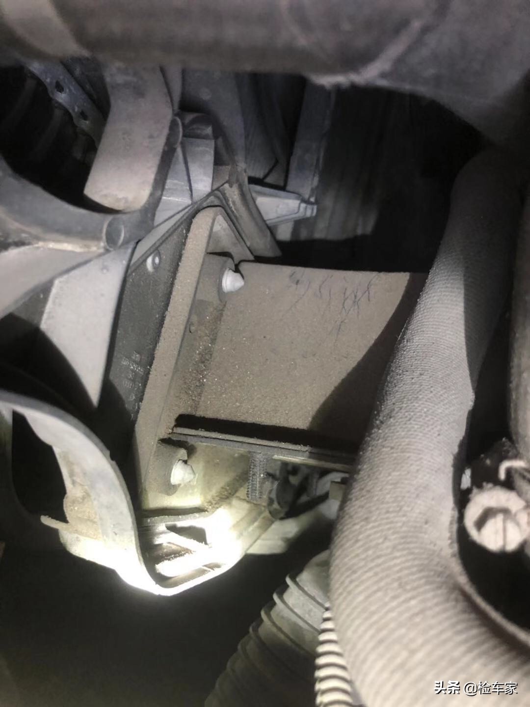 奥迪q514款十四万公里值得买吗,7年奥迪q5二手车多少钱