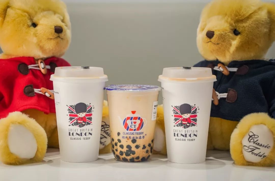 告别东方明珠、城隍庙，来上海这家暗藏100只泰迪的奶茶店