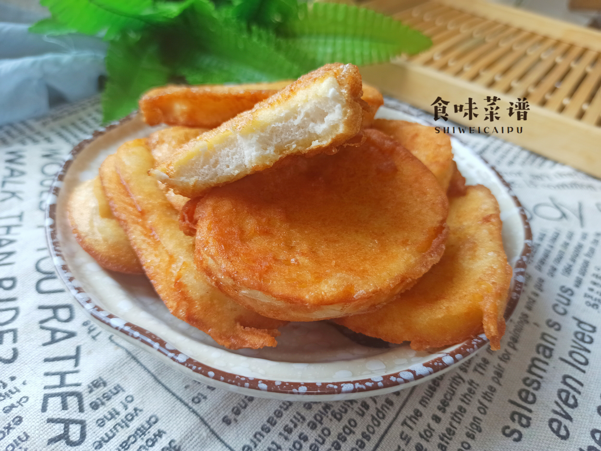 鸡蛋馒头片怎么裹得蛋液多,把馒头切成片蘸蛋液炸着吃