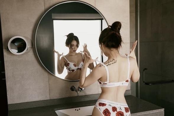 泫雅ck写真,泫雅帅气写真