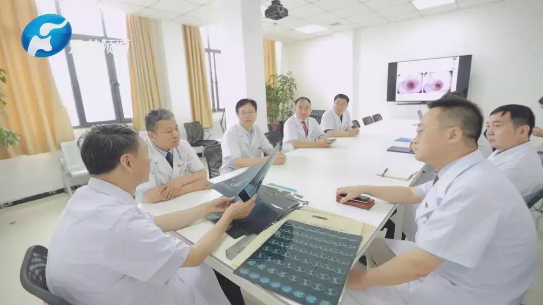 拼搏亮剑|河南大学第一附属医院胸腔镜辅助食管癌根治横结肠代食管手术纪实