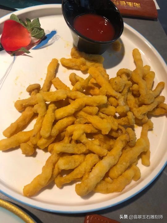 为了三百块钱，我很后悔骗了广州撑伞小姐姐