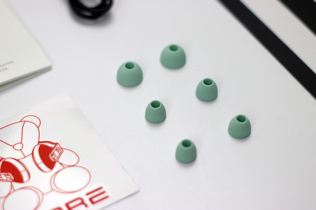 万魔真pro耳机,airpodspro和万魔蓝牙耳机哪个好