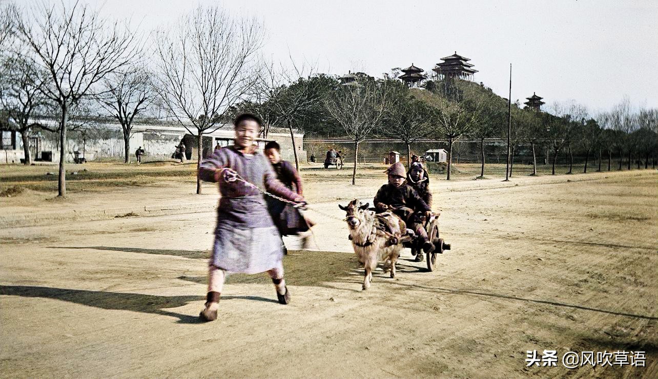 100多年前老北京人们日常生活情景,100多年前的北京