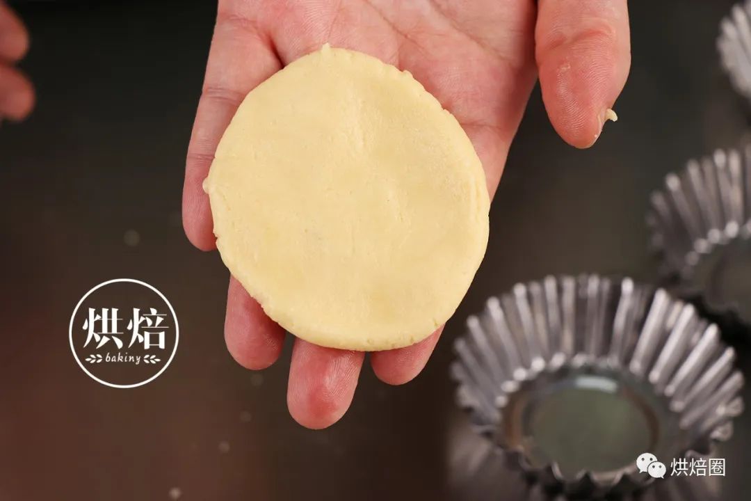 凤梨酥酸甜可口,凤梨酥馅炒成凤梨糖了