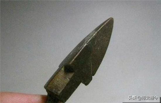 兵马俑中发现诡异箭簇，结构十分精巧，学者：嬴政吞并天下是天意