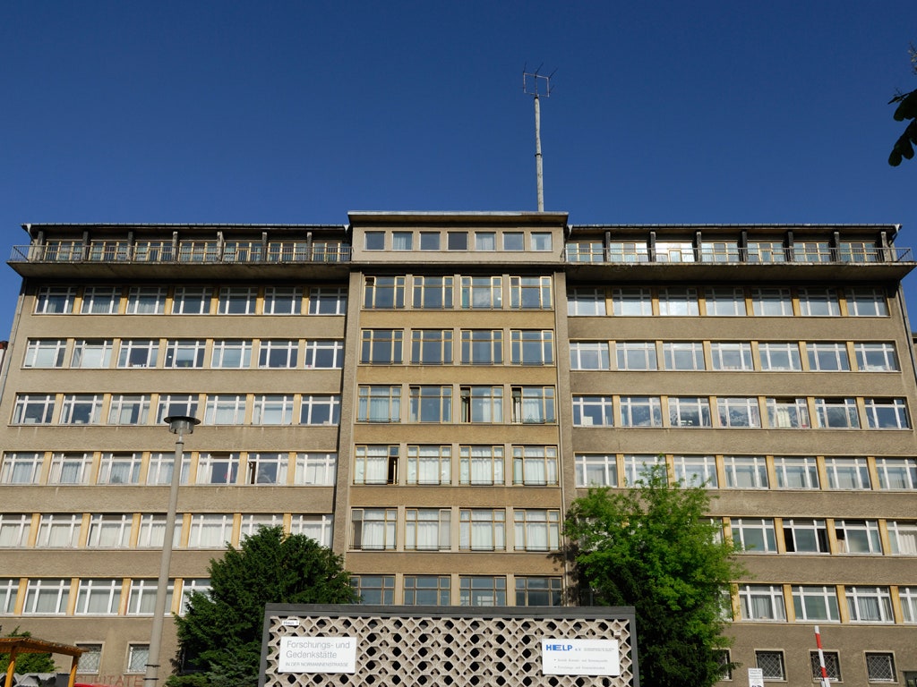 “老大哥”的统治困境：无孔不入的斯塔西为何无法阻止东德崩溃