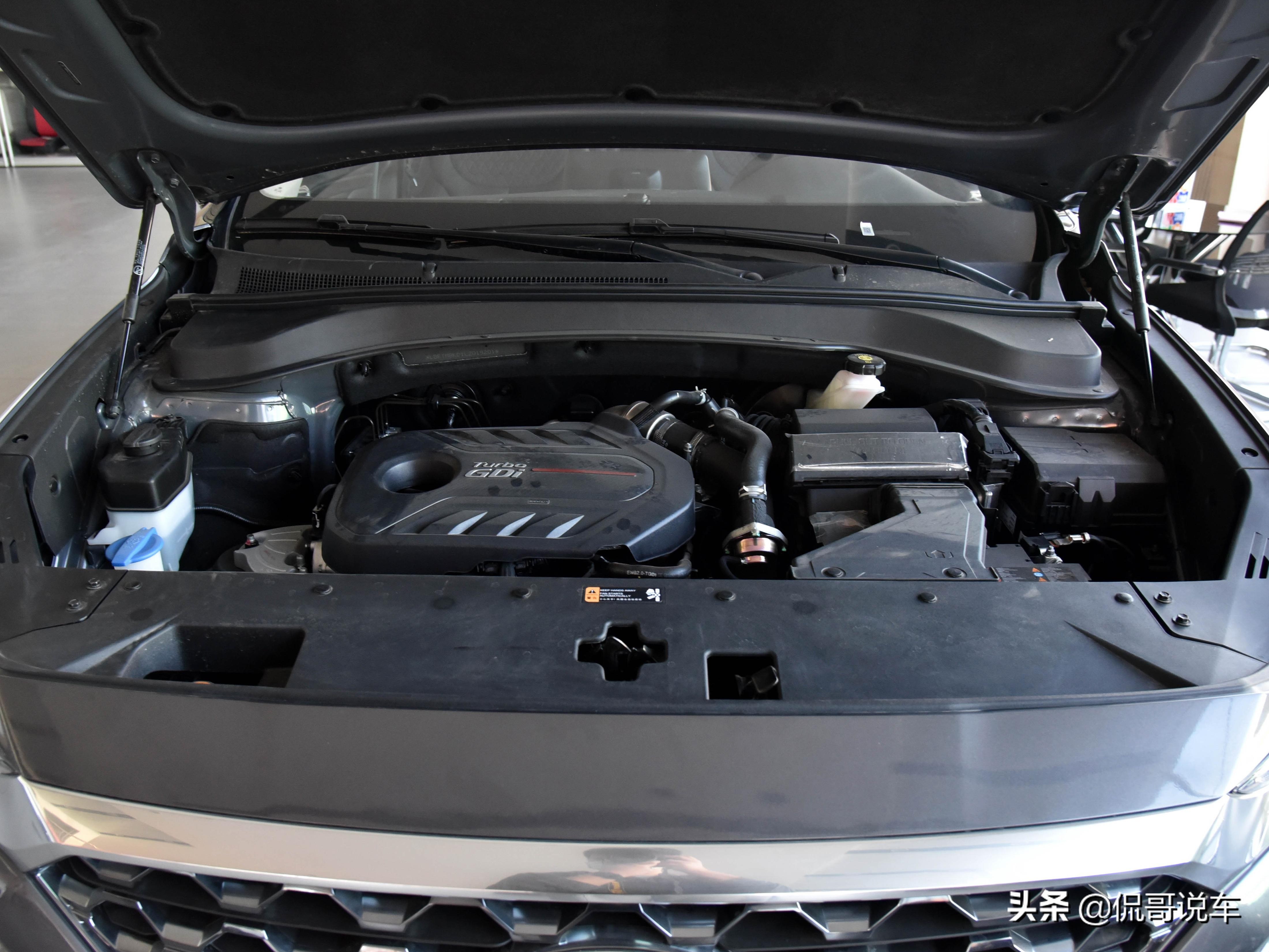 自动挡还有7座，比日系车更大，品质稳定配置高，带你看现代胜达