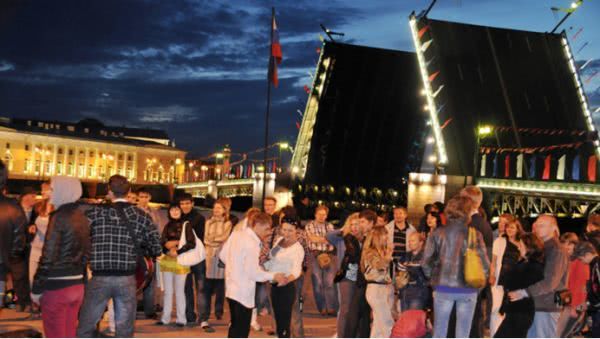 俄罗斯旅游设施近期将逐步“解禁”,胜利日庆典、修宪公投或下月同日举行