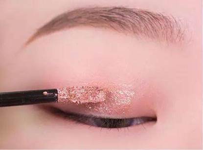 妆容不脱妆的诀窍是什么,妆容不显脏技巧