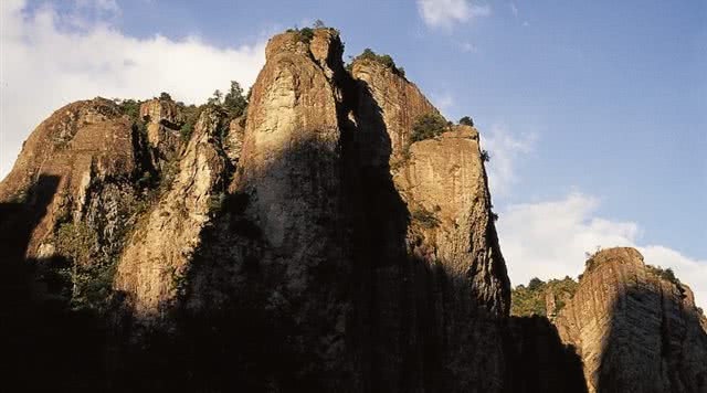 浙江有哪些有瀑布的旅游景点,浙江旅游景点推荐瀑布