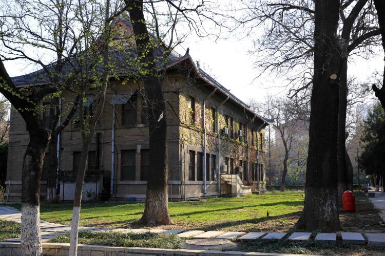 百年山东看青岛千年齐鲁逛青州,山东大学趵突泉景区